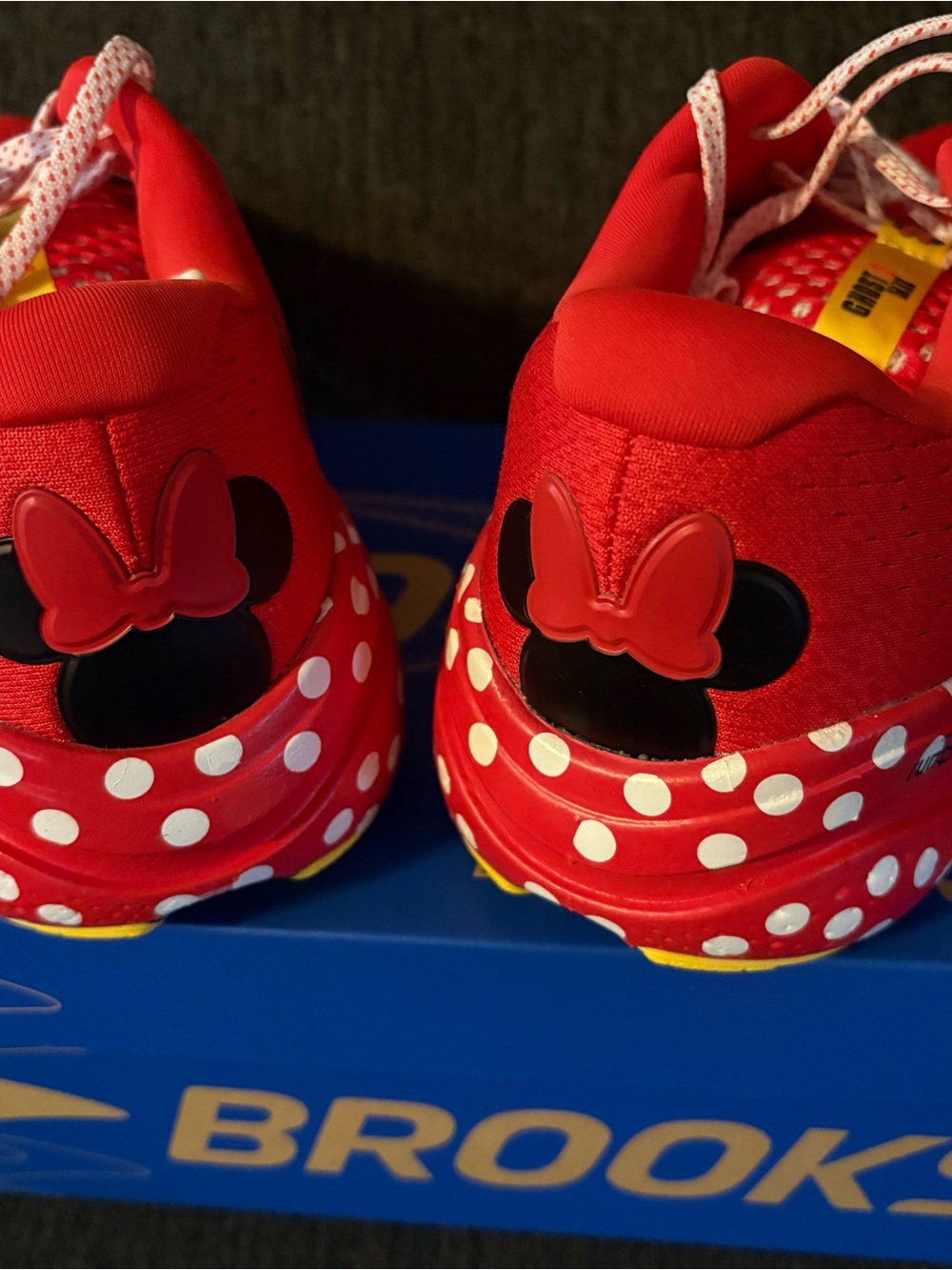 Ghost Max 2 Minnie Mouse Brooks Red and White Polka Dot Running Shoes Collector - Picture 2 of 6